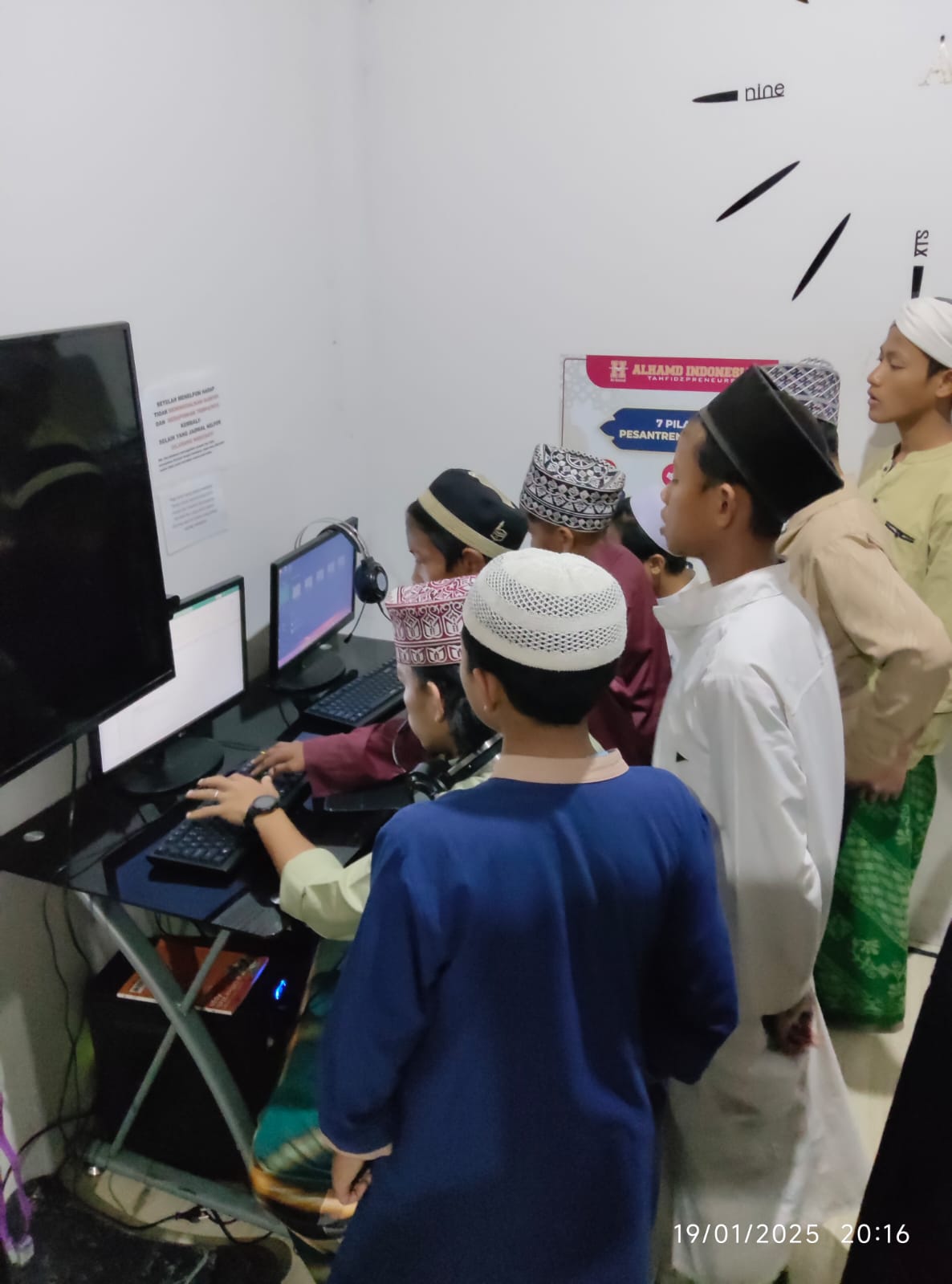 Lab Komputer & Kelas IT